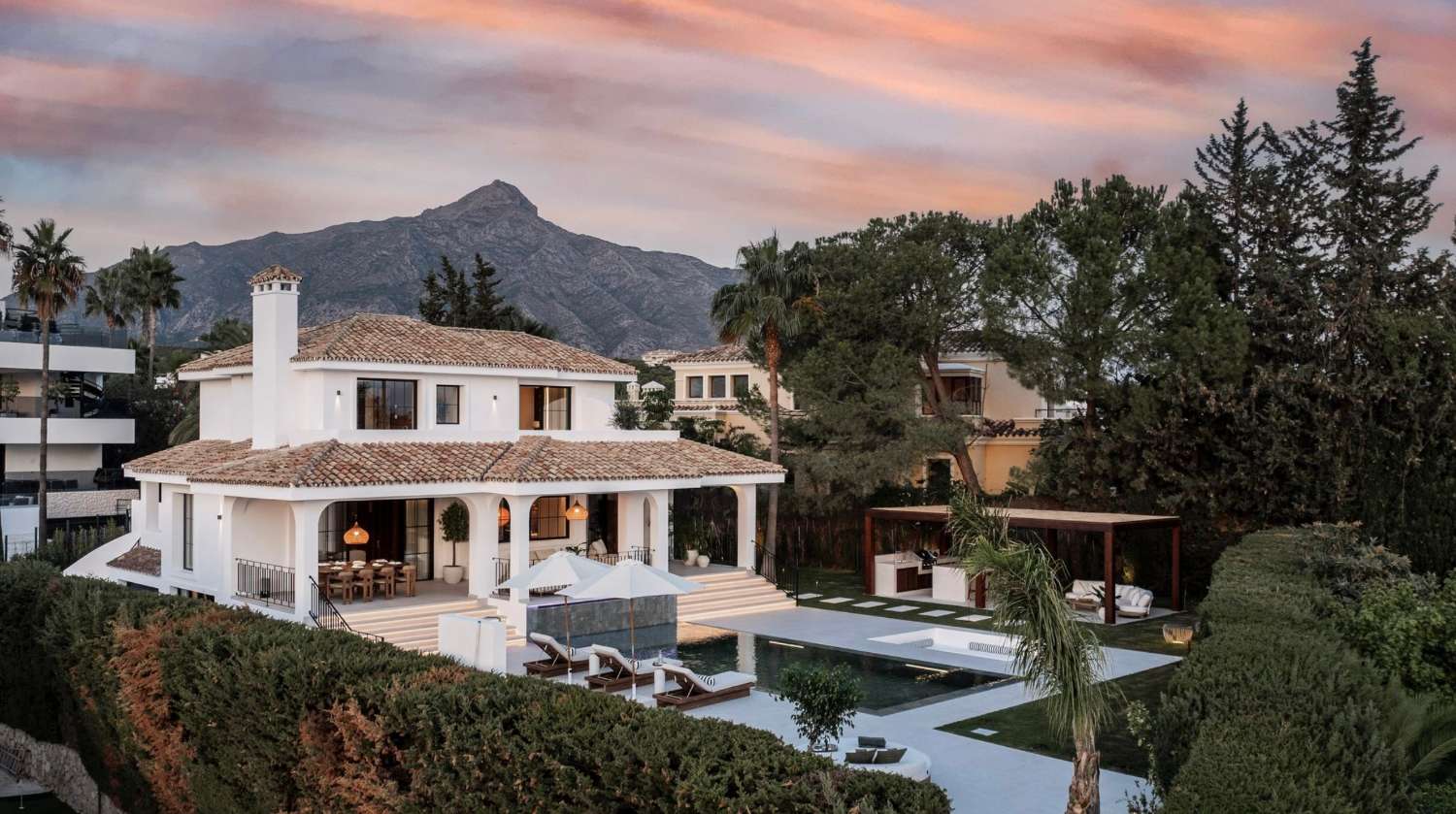 Exceptionell, helrenoverad villa i Nueva Andalucía, Marbella!
