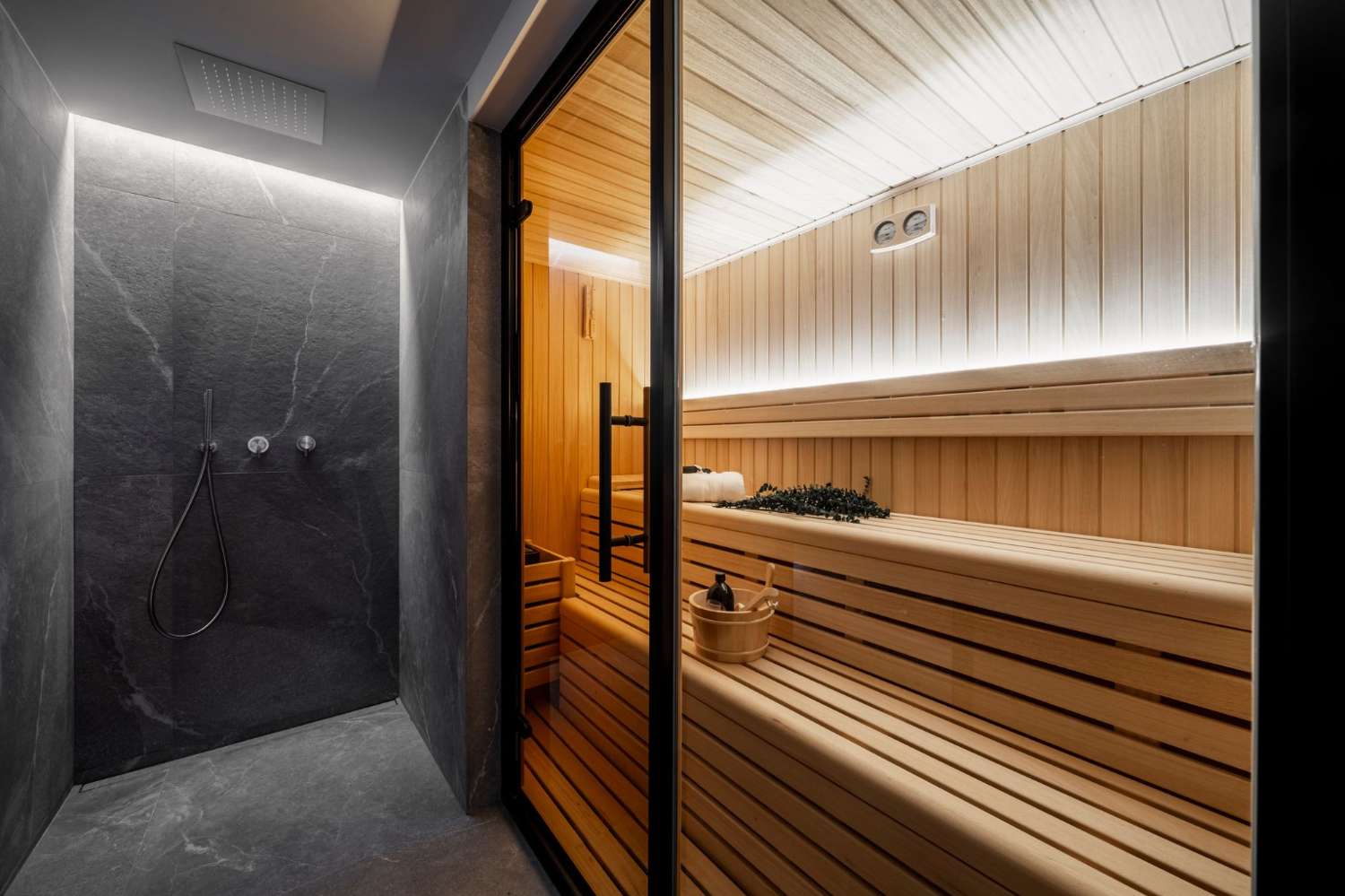 Exceptionell, helrenoverad villa i Nueva Andalucía, Marbella!