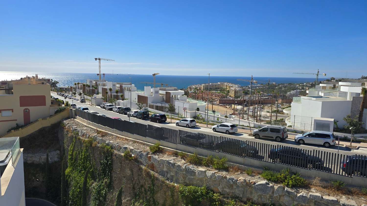 Hermoso ático con vistas al mar en La Cala!