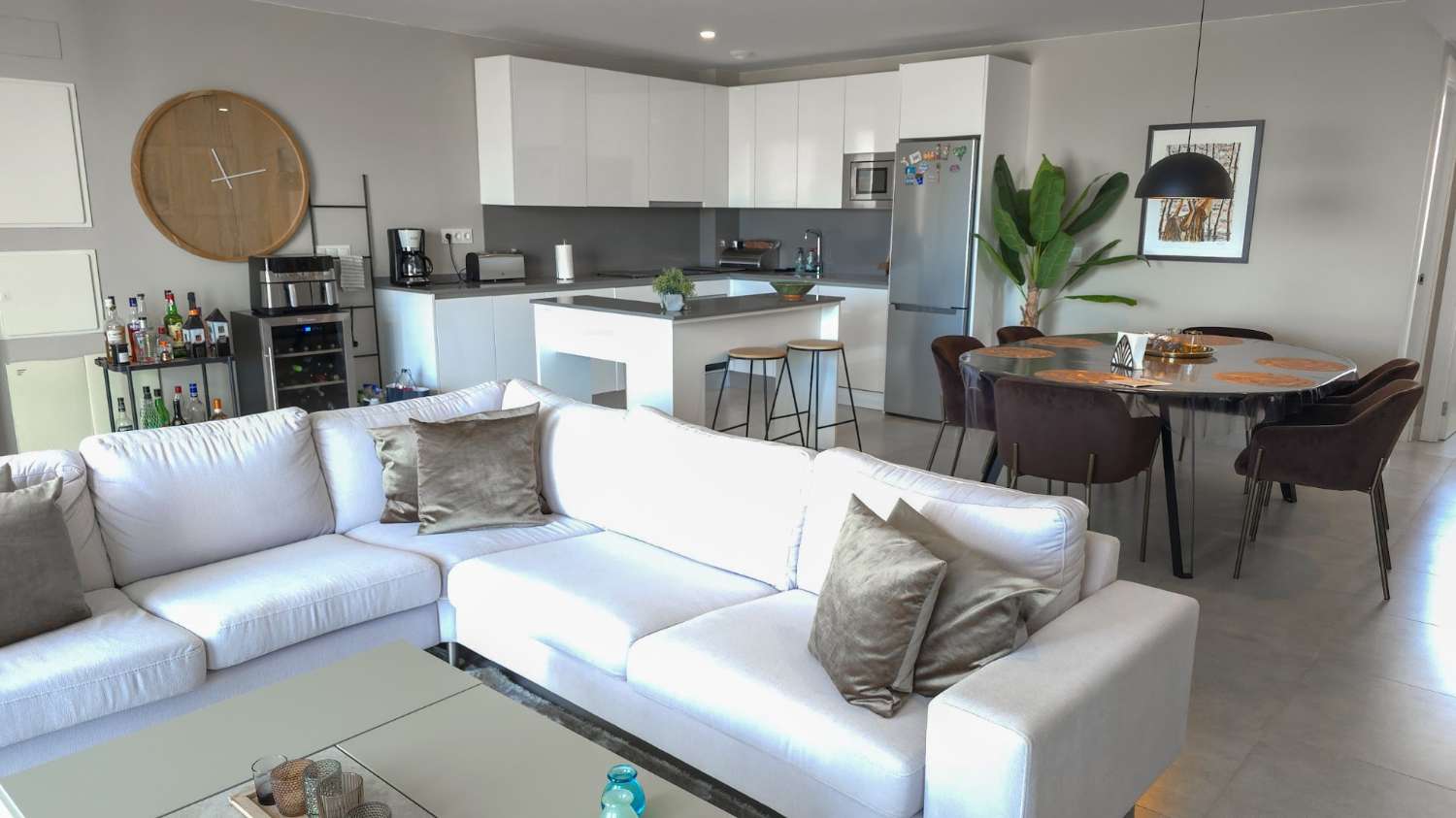 Hermoso ático con vistas al mar en La Cala!