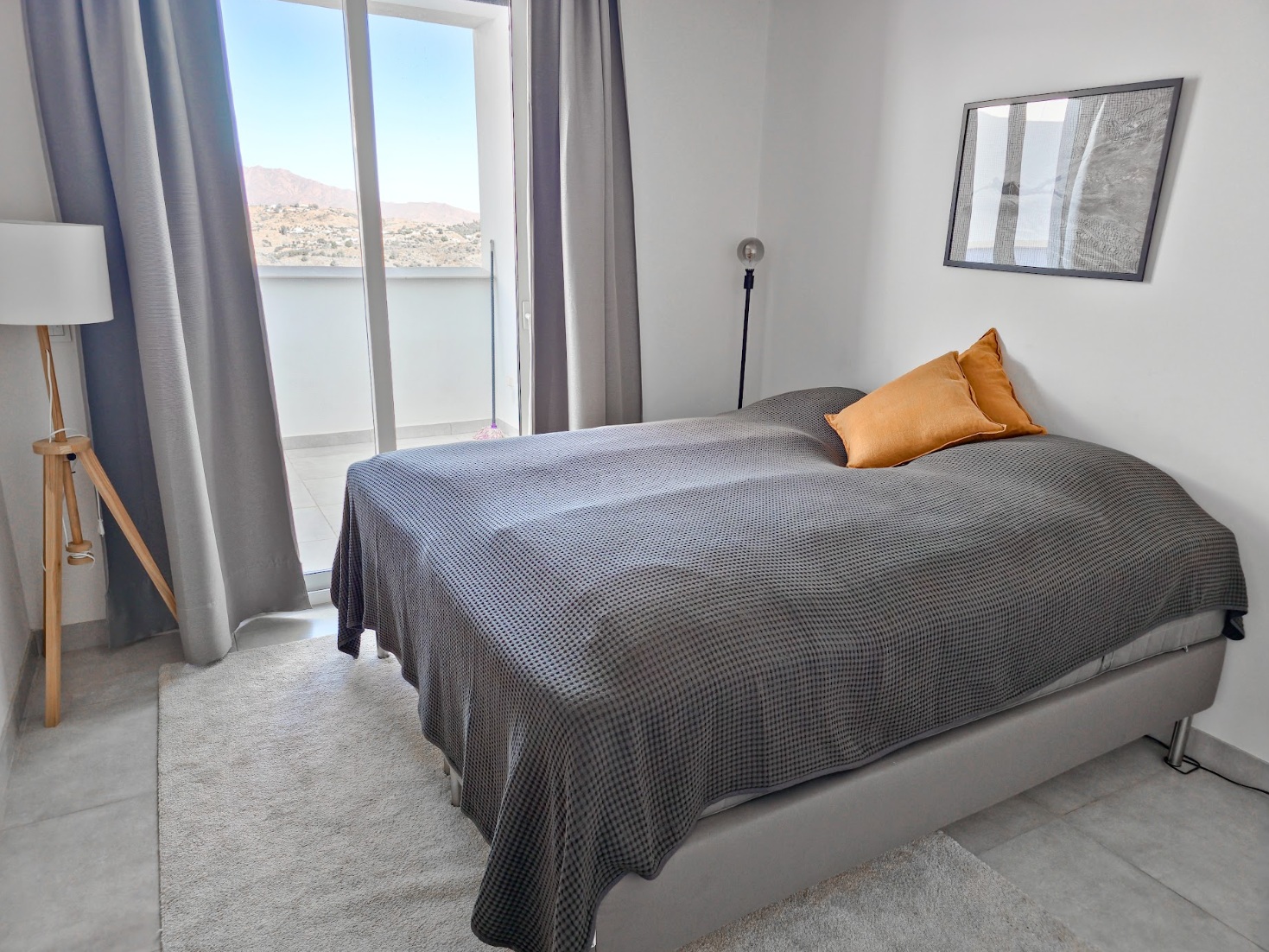 Hermoso ático con vistas al mar en La Cala!