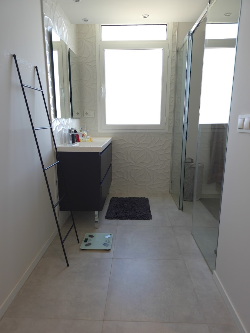 Hermoso ático con vistas al mar en La Cala!