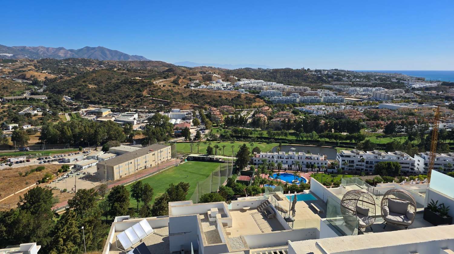 Hermoso ático con vistas al mar en La Cala!