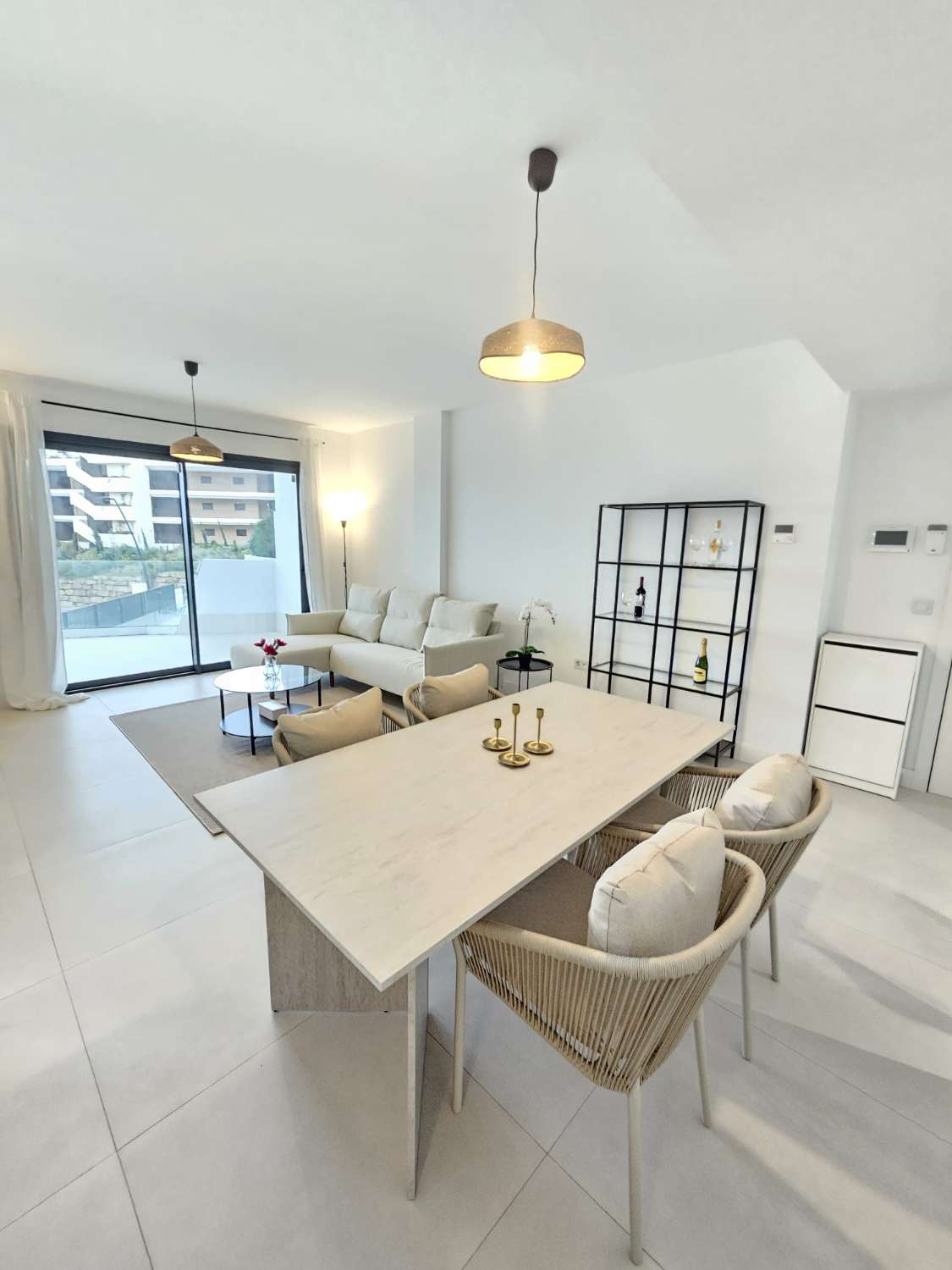 Hermoso piso nuevo con vistas al mar en Higuerón!