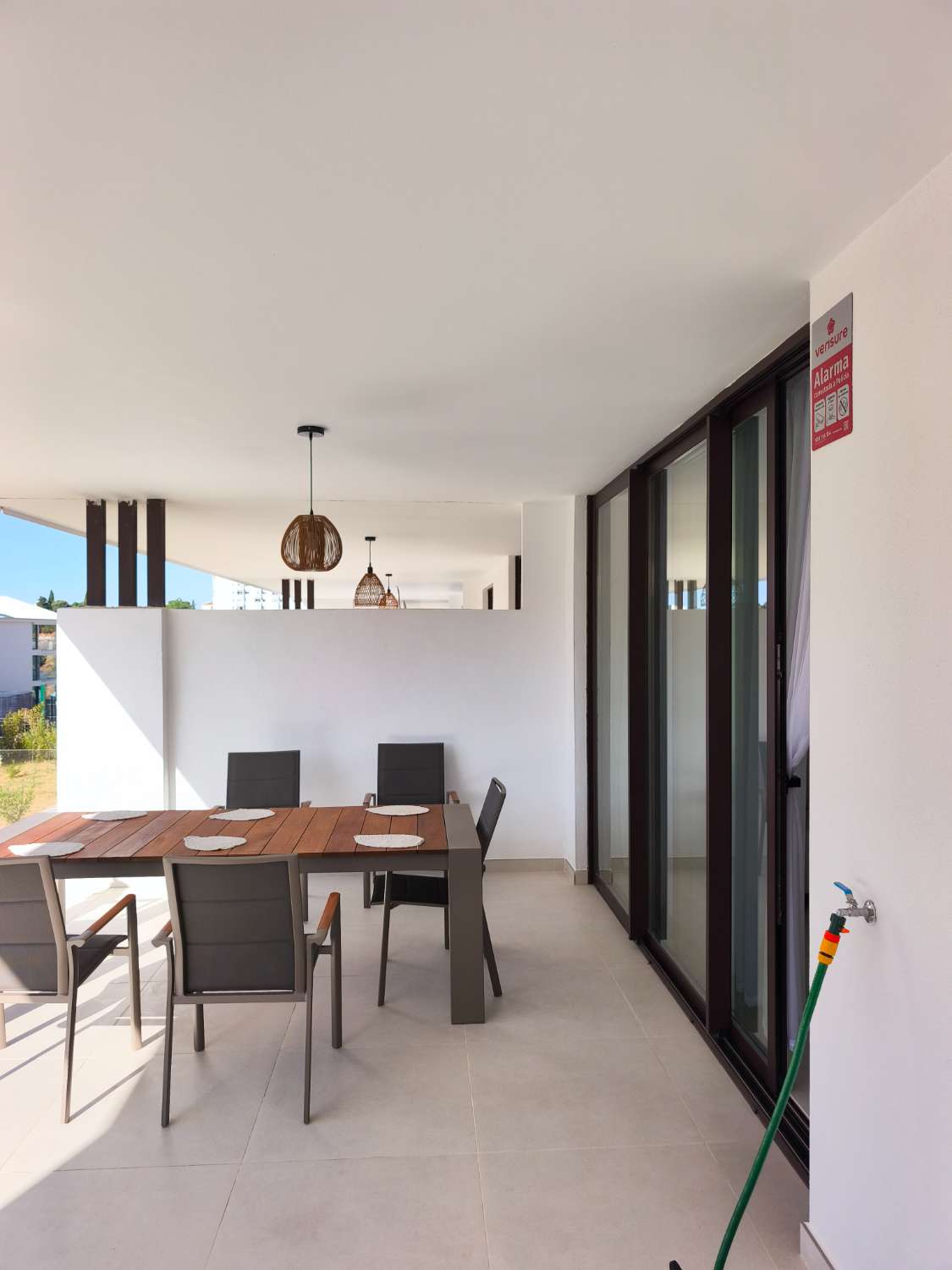 Hermoso apartamento con jardín privado en Las Loma del Higuerón!