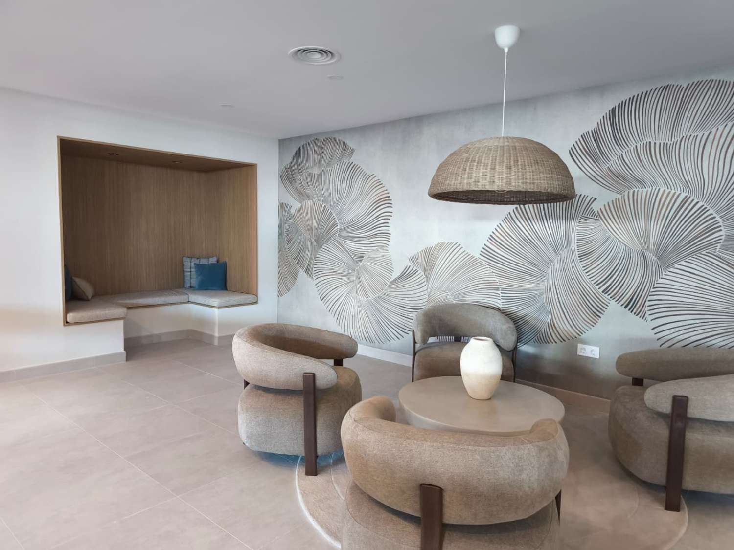Hermoso apartamento con jardín privado en Las Loma del Higuerón!