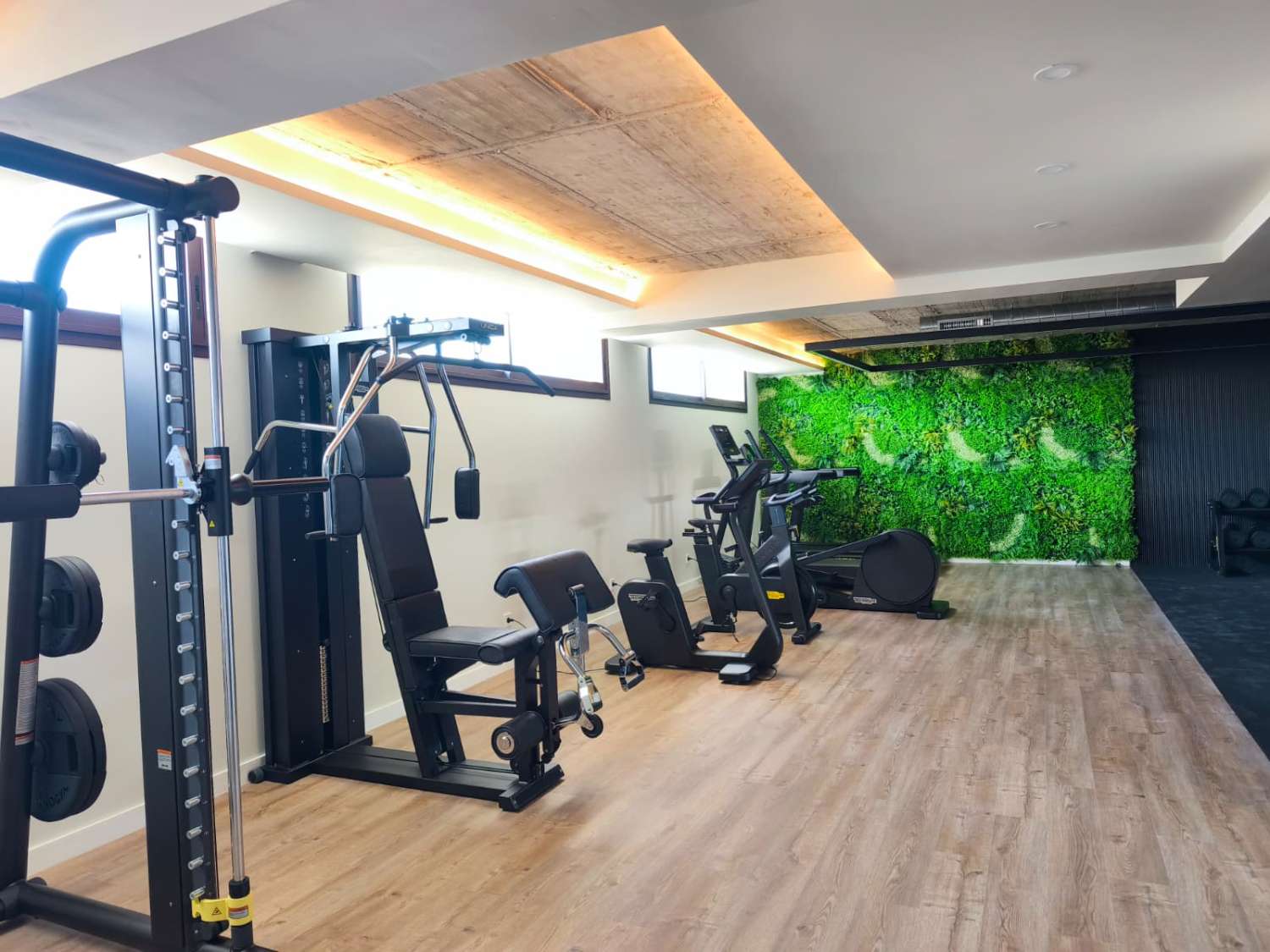 Hermoso apartamento con jardín privado en Las Loma del Higuerón!