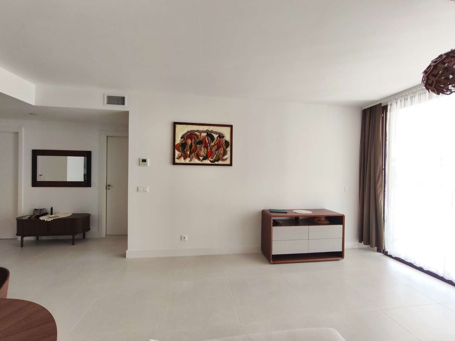 Hermoso apartamento con jardín privado en Las Loma del Higuerón!