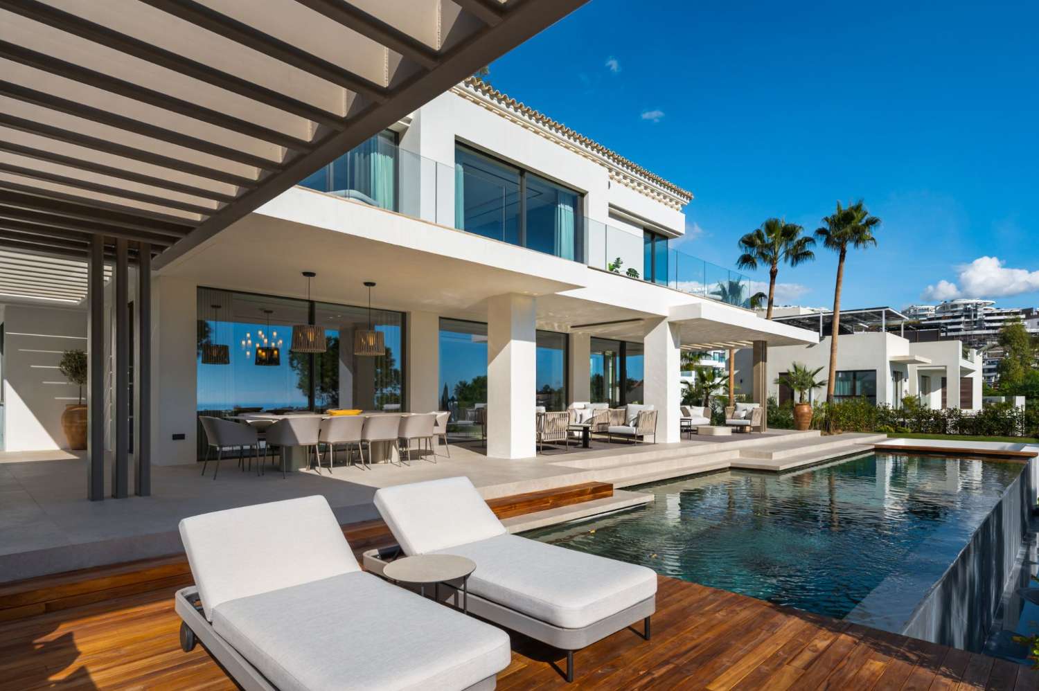 Hermosa villa de lujo con vistas al mar en La Quinta!