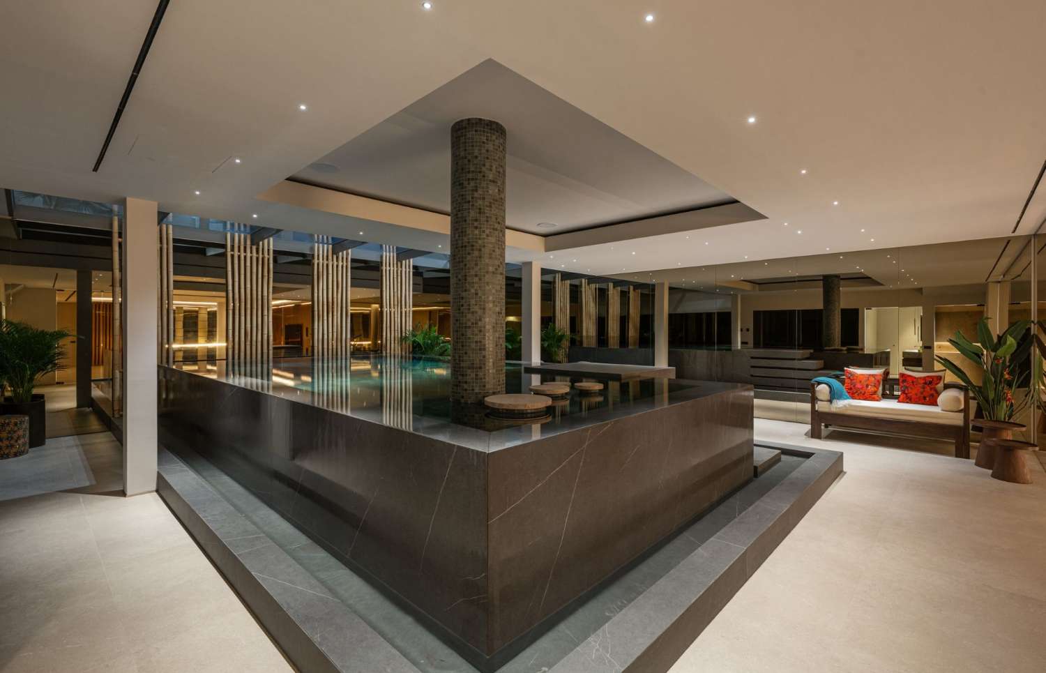 Hermosa villa de lujo con vistas al mar en La Quinta!