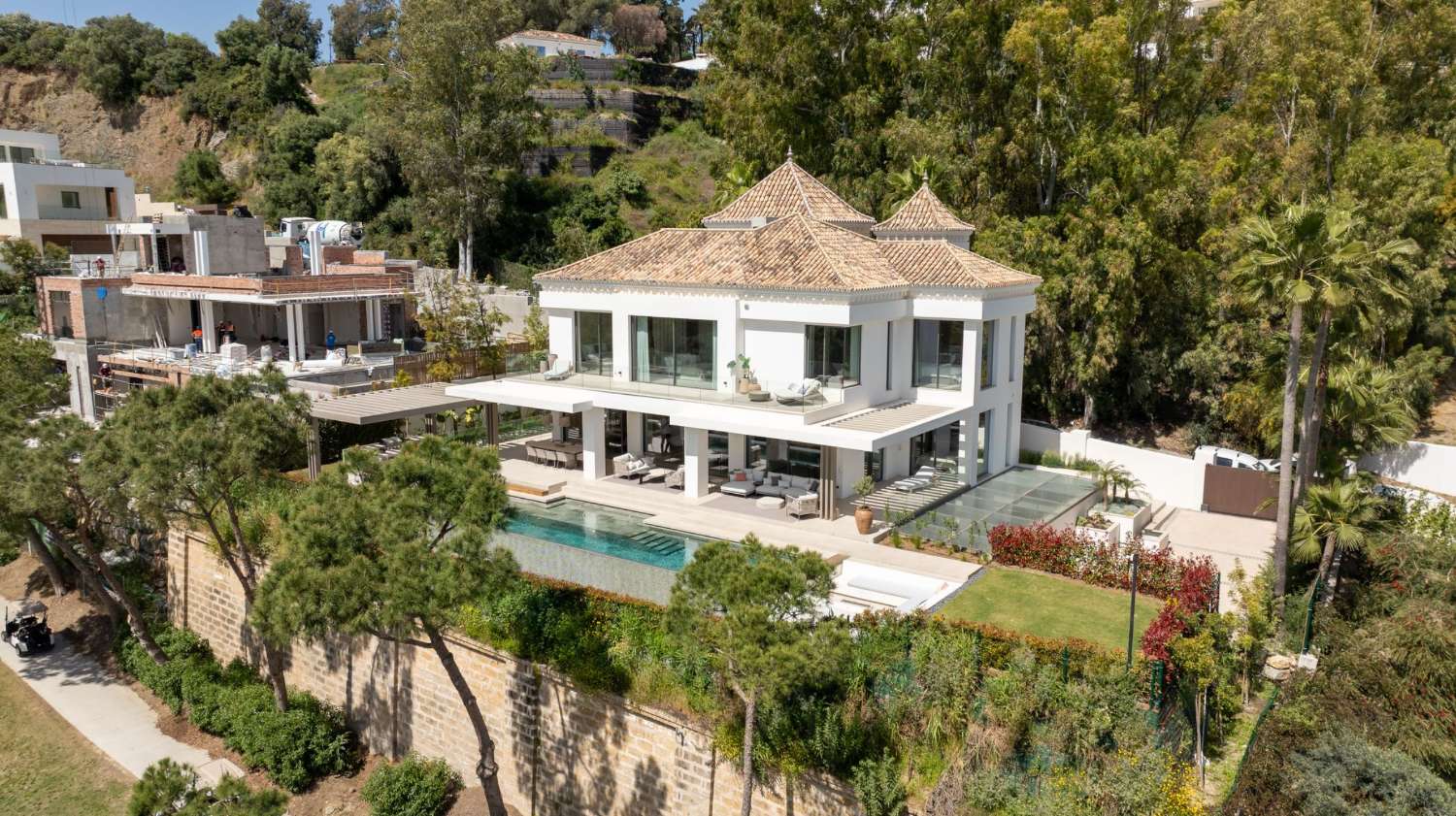 Hermosa villa de lujo con vistas al mar en La Quinta!