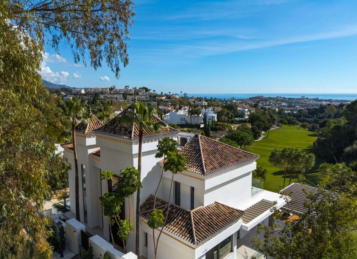 Hermosa villa de lujo con vistas al mar en La Quinta!